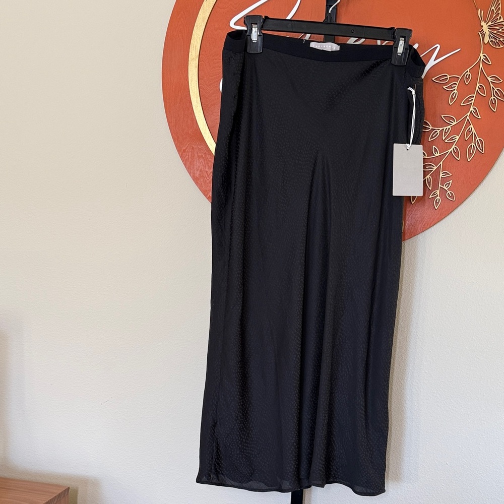 Chelsea 28 Women's Black Snakeskin Midi Skirt Size XL NWT